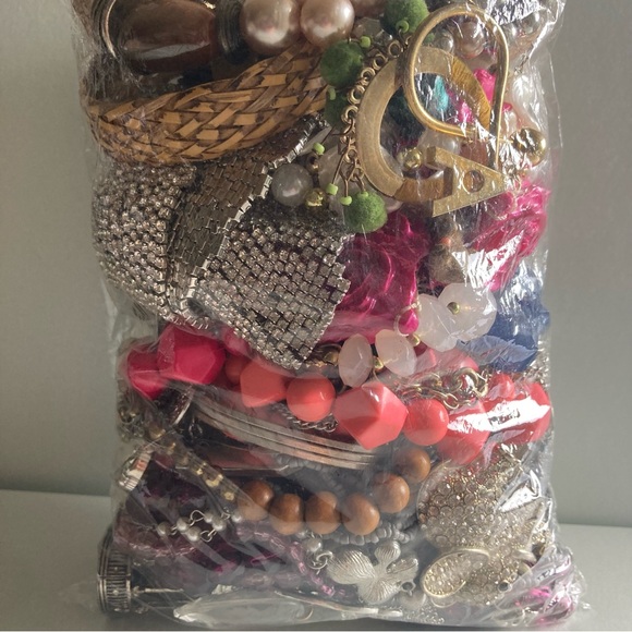 3lb+Mixed Costume crafters Jewelry Lot -  modern vintage - Picture 2 of 9